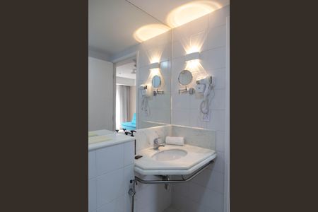 Apartamento para alugar com 34m², 1 quarto e sem vaga Apartamento para alugar com 34m², 1 quarto e sem vagaBanheiro