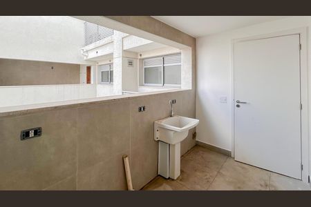 Apartamento para alugar com 121m², 3 quartos e 2 vagas Apartamento para alugar com 121m², 3 quartos e 2 vagasÁrea de Serviço