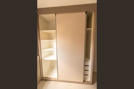 Apartamento para alugar com 69m², 2 quartos e 2 vagas Apartamento para alugar com 69m², 2 quartos e 2 vagasQuarto