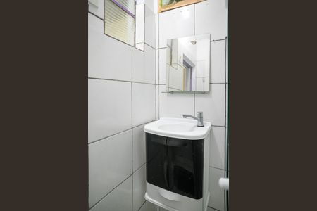 Casa à venda com 105m², 2 quartos e 1 vaga Casa à venda com 105m², 2 quartos e 1 vagaBanheiro