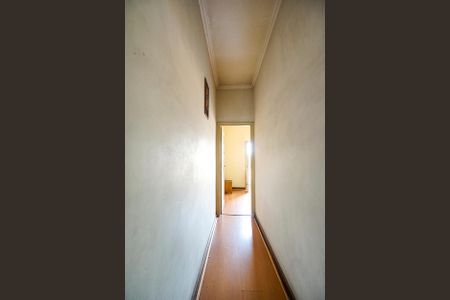 Casa à venda com 251m², 3 quartos e 5 vagas Casa à venda com 251m², 3 quartos e 5 vagasCorredor dos quartos