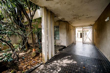 Casa à venda com 251m², 3 quartos e 5 vagas Casa à venda com 251m², 3 quartos e 5 vagasGaragem