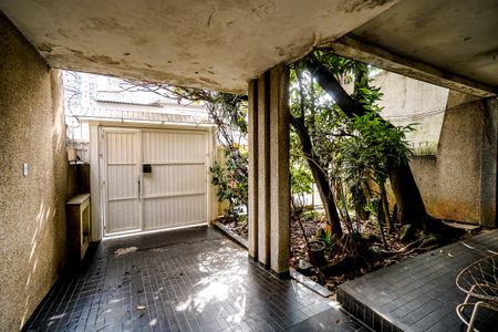 Casa à venda com 251m², 3 quartos e 5 vagas Casa à venda com 251m², 3 quartos e 5 vagasGaragem