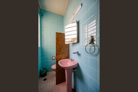 Casa à venda com 251m², 3 quartos e 5 vagas Casa à venda com 251m², 3 quartos e 5 vagasBanheiro