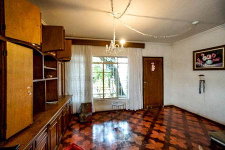 Casa à venda com 251m², 3 quartos e 5 vagas Casa à venda com 251m², 3 quartos e 5 vagasSala