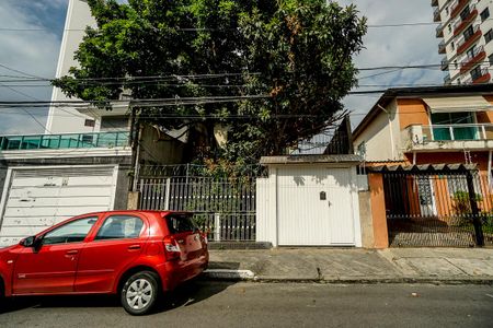 Casa à venda com 251m², 3 quartos e 5 vagas Casa à venda com 251m², 3 quartos e 5 vagasFachada