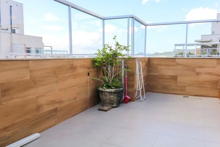 Apartamento à venda com 139m², 3 quartos e 1 vaga Apartamento à venda com 139m², 3 quartos e 1 vagaTerraço