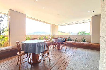 Apartamento à venda com 139m², 3 quartos e 1 vaga Apartamento à venda com 139m², 3 quartos e 1 vagaÁrea comum - Churrasqueira