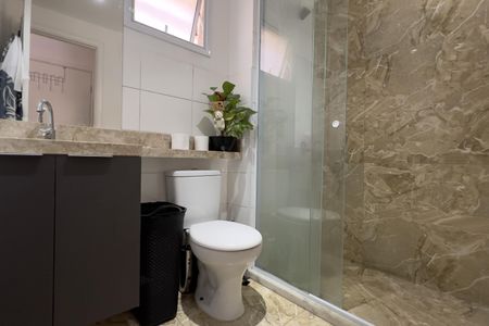 Apartamento para alugar com 55m², 2 quartos e 1 vaga Apartamento para alugar com 55m², 2 quartos e 1 vagaBanheiro da Suíte