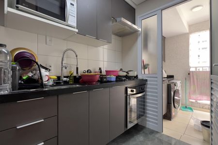 Apartamento para alugar com 55m², 2 quartos e 1 vaga Apartamento para alugar com 55m², 2 quartos e 1 vagaCozinha e Área de Serviço