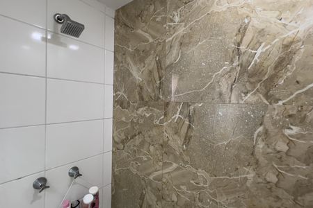 Apartamento para alugar com 55m², 2 quartos e 1 vaga Apartamento para alugar com 55m², 2 quartos e 1 vagaBanheiro da Suíte