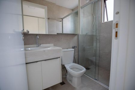 Apartamento à venda com 66m², 2 quartos e 2 vagas Apartamento à venda com 66m², 2 quartos e 2 vagasBanheiro da Suíte