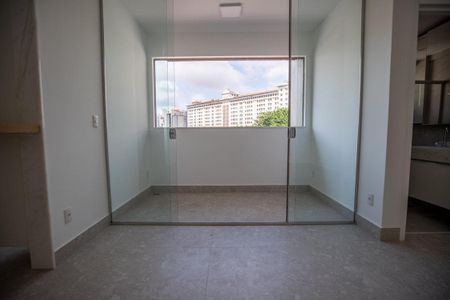 Apartamento à venda com 66m², 2 quartos e 2 vagas Apartamento à venda com 66m², 2 quartos e 2 vagasVaranda da sala