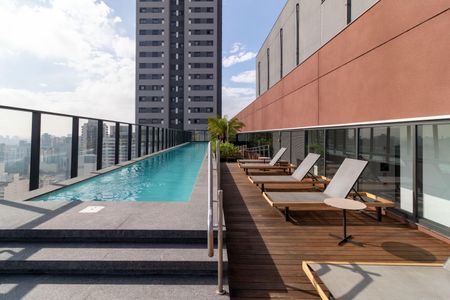 Studio para alugar com 28m², 1 quarto e sem vaga Studio para alugar com 28m², 1 quarto e sem vagaÁrea comum - Piscina