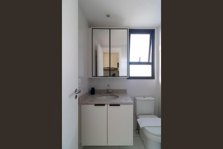 Studio para alugar com 28m², 1 quarto e sem vaga Studio para alugar com 28m², 1 quarto e sem vagaBanheiro