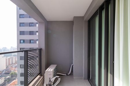 Studio para alugar com 28m², 1 quarto e sem vaga Studio para alugar com 28m², 1 quarto e sem vagaVaranda
