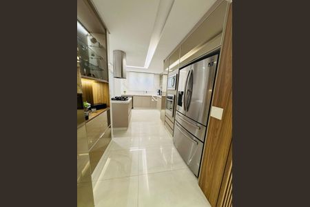 Apartamento à venda com 192m², 4 quartos e 3 vagas