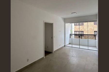 Apartamento à venda com 75m², 3 quartos e 2 vagas Apartamento à venda com 75m², 3 quartos e 2 vagasSala