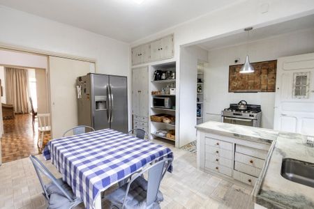 Casa para alugar com 300m², 3 quartos e 4 vagas Casa para alugar com 300m², 3 quartos e 4 vagasCozinha