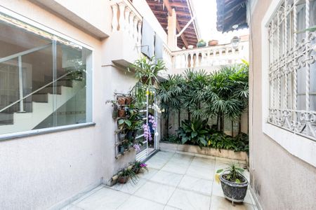 Casa para alugar com 300m², 3 quartos e 4 vagas Casa para alugar com 300m², 3 quartos e 4 vagasÁrea Externa