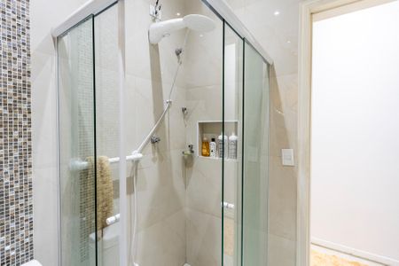 Casa para alugar com 300m², 3 quartos e 4 vagas Casa para alugar com 300m², 3 quartos e 4 vagasBanheiro da Suíte 2