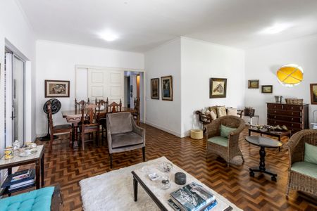 Casa para alugar com 300m², 3 quartos e 4 vagas Casa para alugar com 300m², 3 quartos e 4 vagasSala