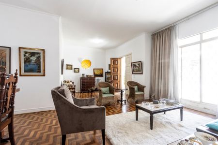 Casa para alugar com 300m², 3 quartos e 4 vagas Casa para alugar com 300m², 3 quartos e 4 vagasSala