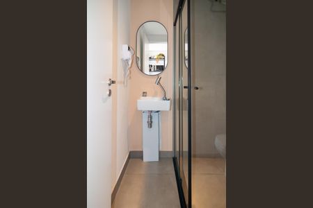 Studio para alugar com 20m², 1 quarto e 1 vaga Studio para alugar com 20m², 1 quarto e 1 vagaBanheiro