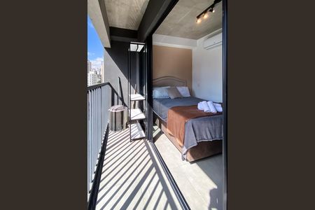 Studio para alugar com 20m², 1 quarto e 1 vaga Studio para alugar com 20m², 1 quarto e 1 vagaVaranda