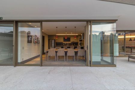 Apartamento à venda com 244m², 4 quartos e 4 vagas Apartamento à venda com 244m², 4 quartos e 4 vagasÁrea comum - Espaço Gourmet
