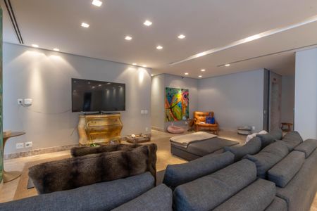 Apartamento à venda com 244m², 4 quartos e 4 vagas Apartamento à venda com 244m², 4 quartos e 4 vagasSala