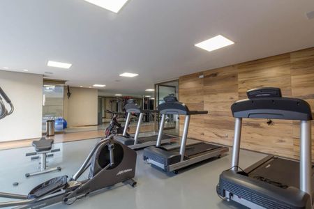 Apartamento à venda com 244m², 4 quartos e 4 vagas Apartamento à venda com 244m², 4 quartos e 4 vagasÁrea comum - Academia