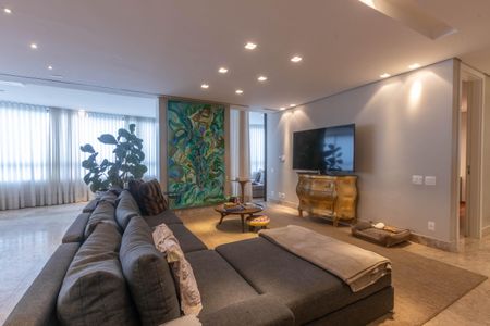 Apartamento à venda com 244m², 4 quartos e 4 vagas Apartamento à venda com 244m², 4 quartos e 4 vagasSala