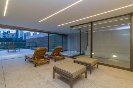 Apartamento à venda com 244m², 4 quartos e 4 vagas Apartamento à venda com 244m², 4 quartos e 4 vagasÁrea comum - Sauna