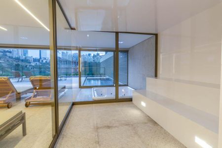 Apartamento à venda com 244m², 4 quartos e 4 vagas Apartamento à venda com 244m², 4 quartos e 4 vagasÁrea comum - Sauna