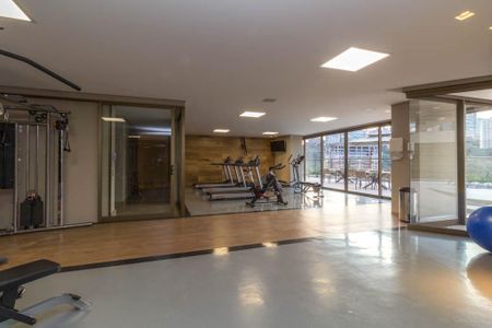 Apartamento à venda com 244m², 4 quartos e 4 vagas Apartamento à venda com 244m², 4 quartos e 4 vagasÁrea comum - Academia