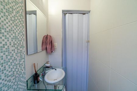 Casa para alugar com 100m², 2 quartos e 1 vaga Casa para alugar com 100m², 2 quartos e 1 vagaBanheiro Social