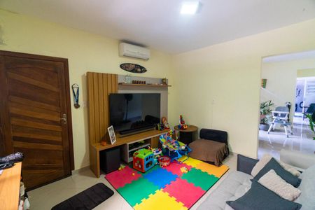 Casa para alugar com 100m², 2 quartos e 1 vaga Casa para alugar com 100m², 2 quartos e 1 vagaSala