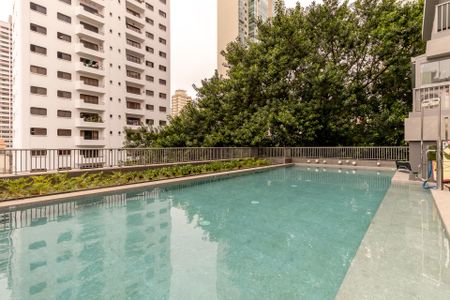 Studio para alugar com 27m², 1 quarto e sem vaga Studio para alugar com 27m², 1 quarto e sem vagaÁrea comum - Piscina