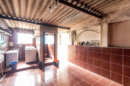 Casa à venda com 320m², 2 quartos e 2 vagas Casa à venda com 320m², 2 quartos e 2 vagasÁrea de serviço