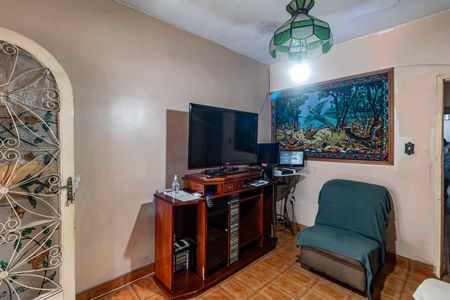 Casa à venda com 320m², 2 quartos e 2 vagas Casa à venda com 320m², 2 quartos e 2 vagasSala