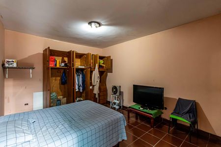 Casa à venda com 320m², 2 quartos e 2 vagas Casa à venda com 320m², 2 quartos e 2 vagasSuite