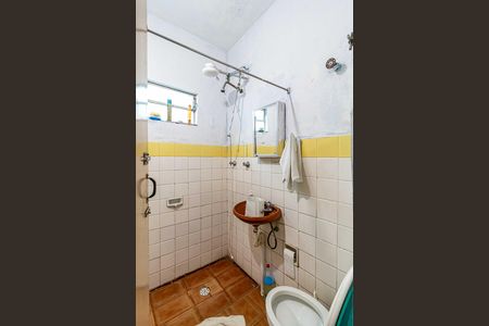 Casa à venda com 320m², 2 quartos e 2 vagas Casa à venda com 320m², 2 quartos e 2 vagasBanheiro social