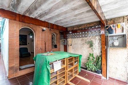 Casa à venda com 320m², 2 quartos e 2 vagas Casa à venda com 320m², 2 quartos e 2 vagasGaragem