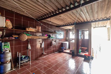 Casa à venda com 320m², 2 quartos e 2 vagas Casa à venda com 320m², 2 quartos e 2 vagasÁrea de serviço