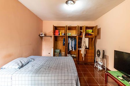 Casa à venda com 320m², 2 quartos e 2 vagas Casa à venda com 320m², 2 quartos e 2 vagasSuite