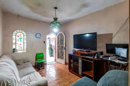 Casa à venda com 320m², 2 quartos e 2 vagas Casa à venda com 320m², 2 quartos e 2 vagasSala