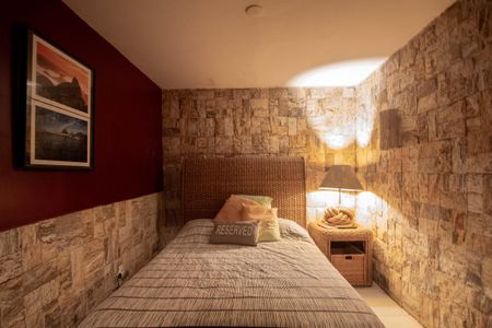 Casa para alugar com 250m², 6 quartos e 2 vagas Casa para alugar com 250m², 6 quartos e 2 vagasQuarto 1