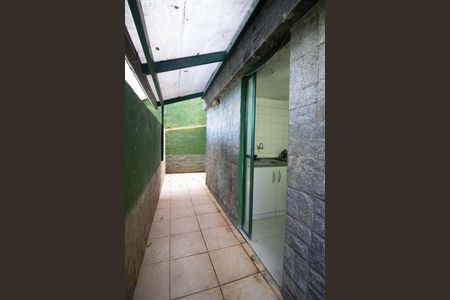 Casa para alugar com 250m², 6 quartos e 2 vagas Casa para alugar com 250m², 6 quartos e 2 vagasCorredor da Cozinha