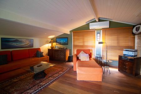 Casa para alugar com 250m², 6 quartos e 2 vagas Casa para alugar com 250m², 6 quartos e 2 vagasSuíte 1